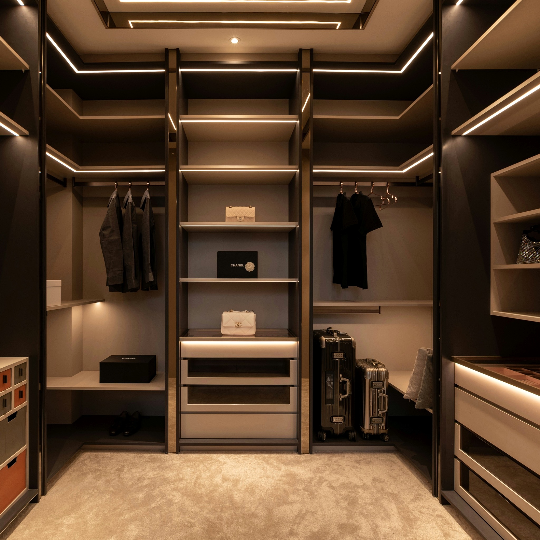 Wardrobes & Closets 3