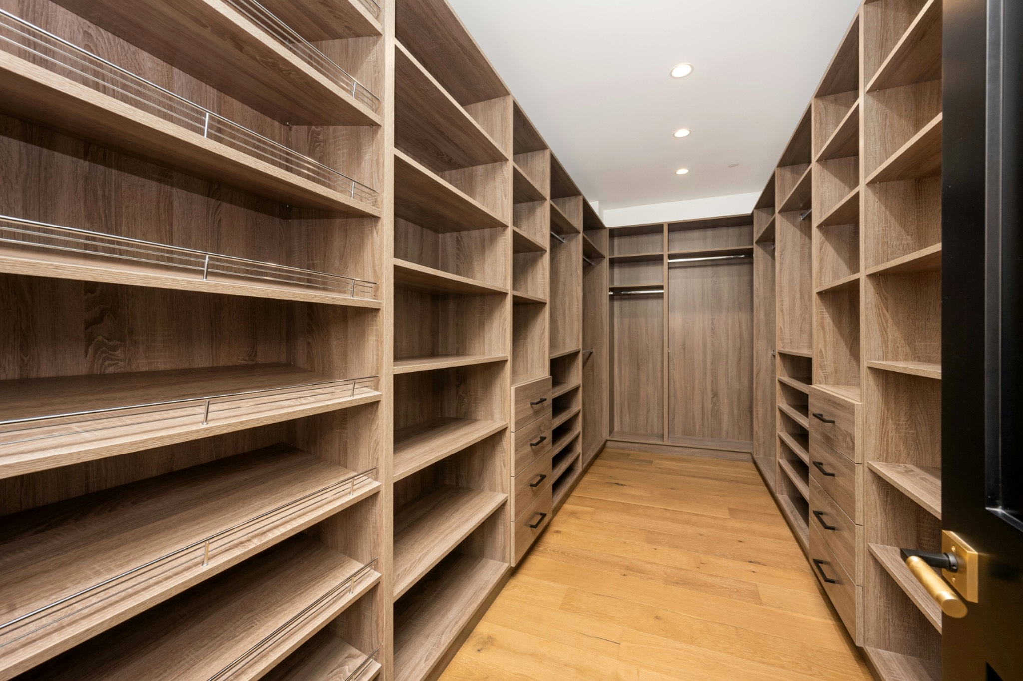 Wardrobes & Closets 4